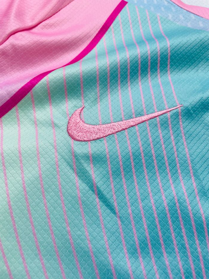 Maillot concept foot Barça bleu rose taille M - photo numéro 5
