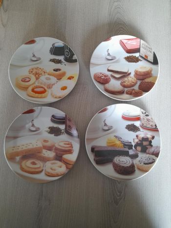 Lot de 4 assiettes pour desserts en porcelaine "Easy Life"