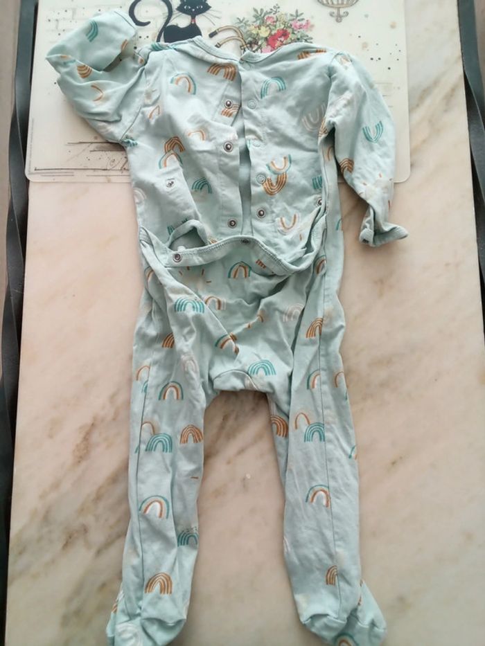 Pyjama 1 pièce vert motif soleil Kiabi - photo numéro 2