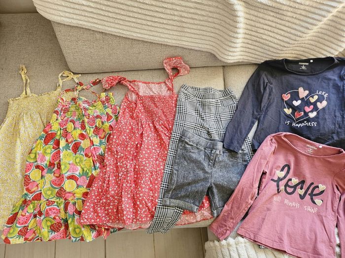 Lot 7 vêtements 7/8 ans