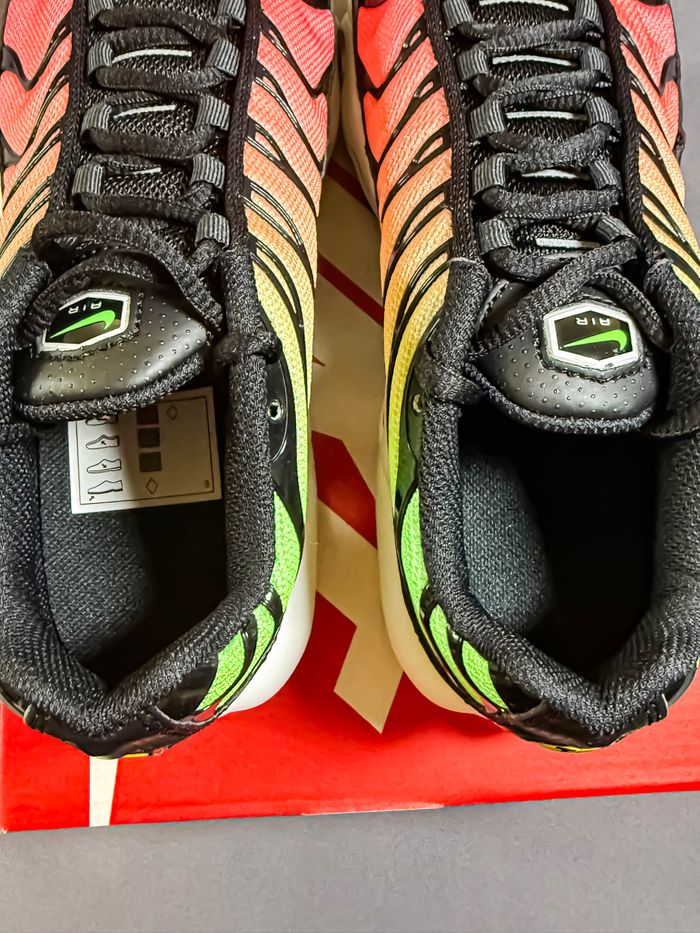 Nike Air Max Plus Green Strike Flash Crimson - photo numéro 5