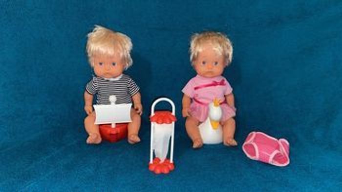 Nenuco les Jumeaux Interactifs Pot Rigolo Famosa
