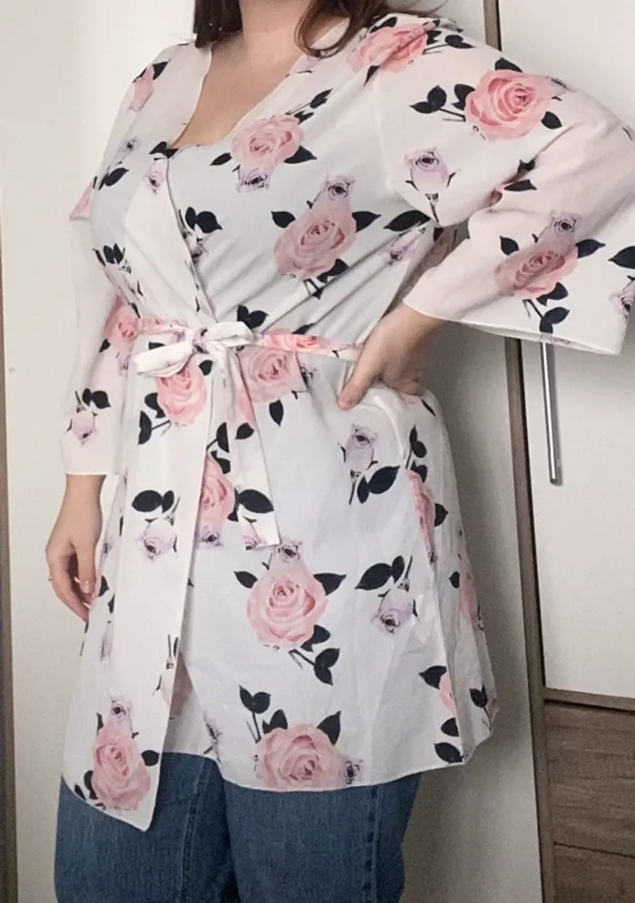 Veste kimono légère motif fleuri