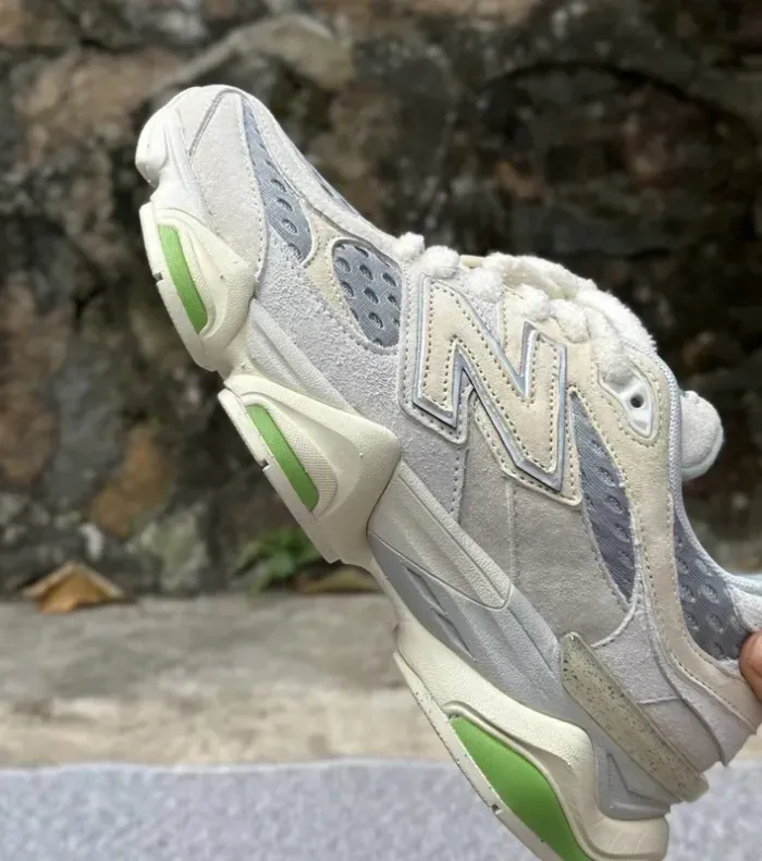 New Balance 9060 'Olivine Lichen Green' Taille 39.5 - photo numéro 3