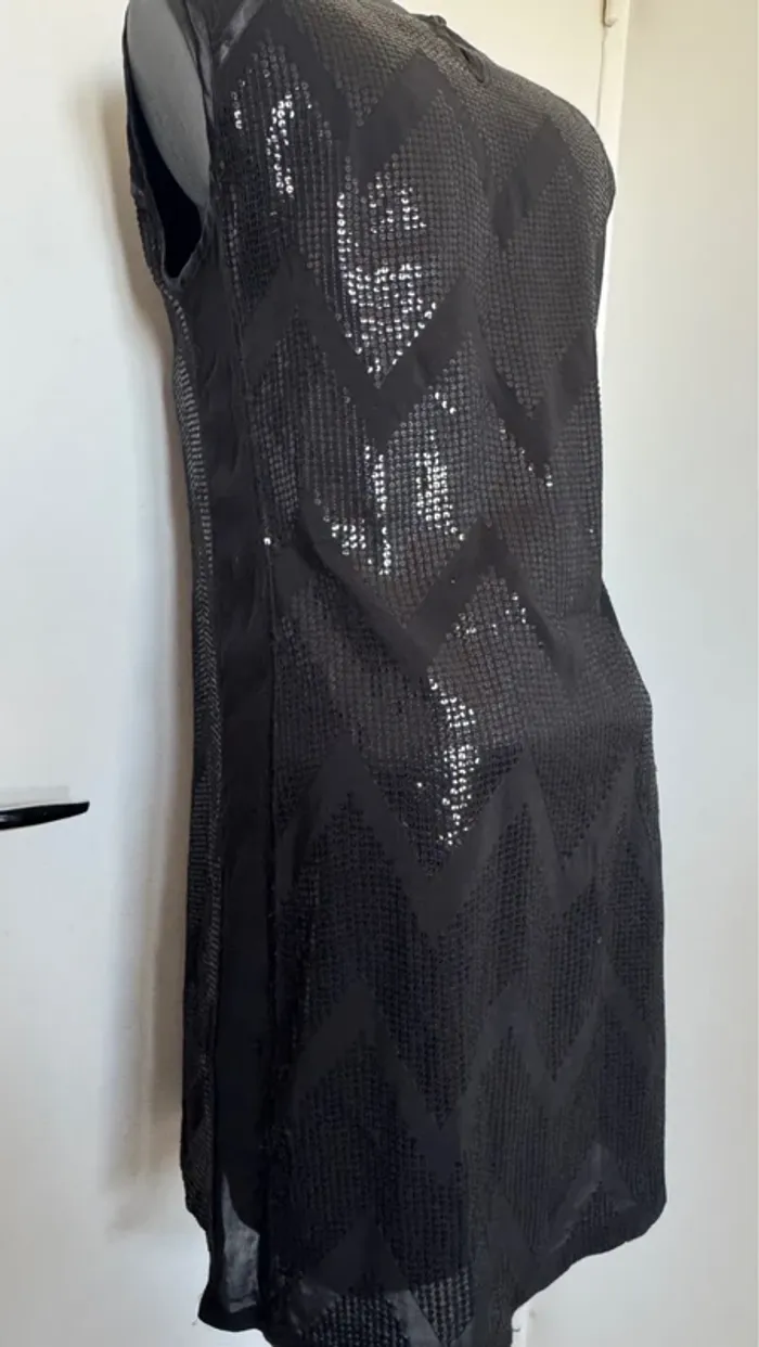 Robe de soirée noire a sequins - photo numéro 5