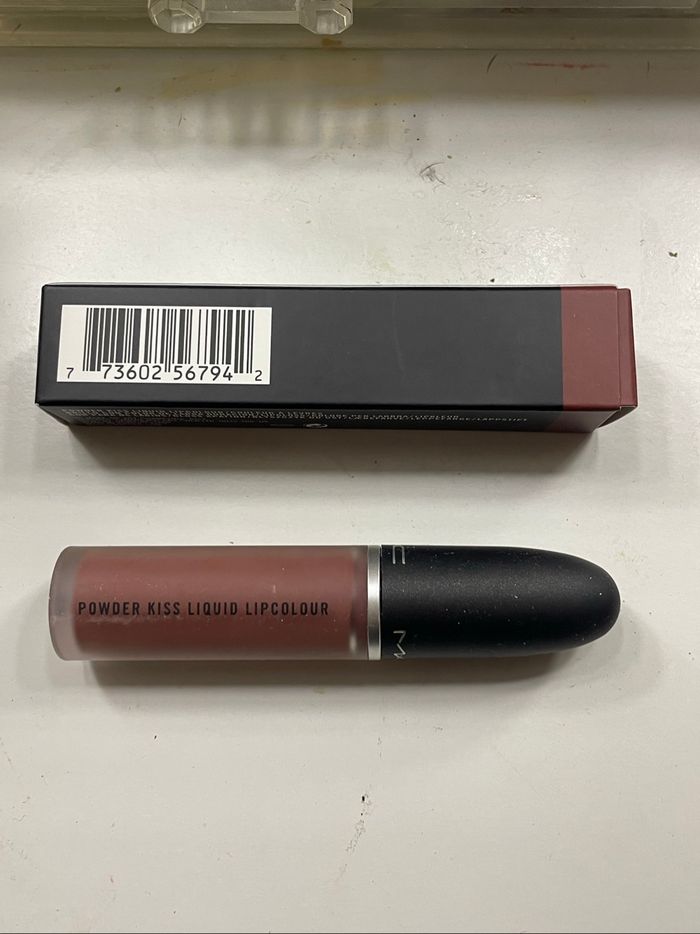 MAC Powder Kiss Liquid Lipcolour - photo numéro 3