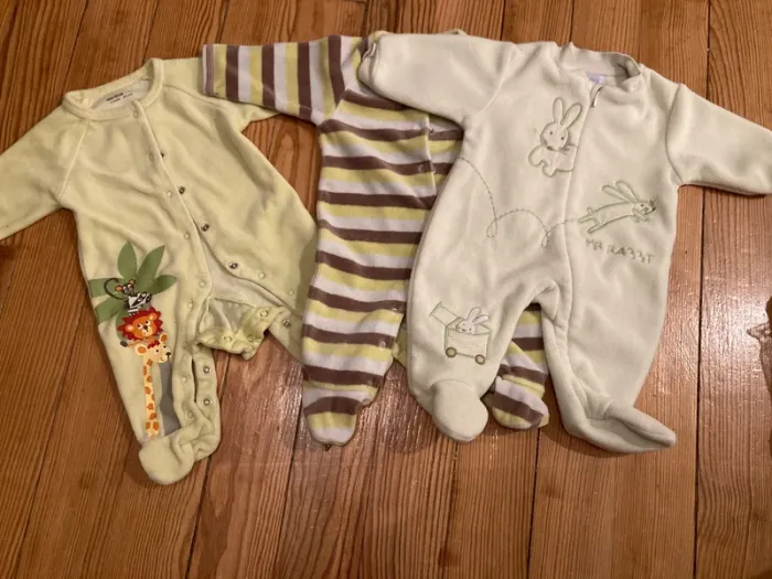 Pyjamas 1 mois verts velours et polaire