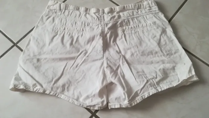 Short camaïeu blanc - photo numéro 2