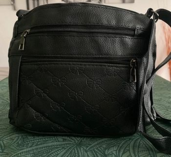Sac à mains noir et bandoulière réglable