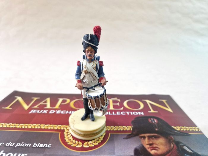 Figurine  , Napoléon , jeux d'échec de collection  , numéro 5  , Le tsar , les tambours des grenadier a pied  de la garde - photo numéro 2