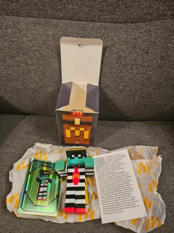 Figurine Minecraft Mcdonald's 2
