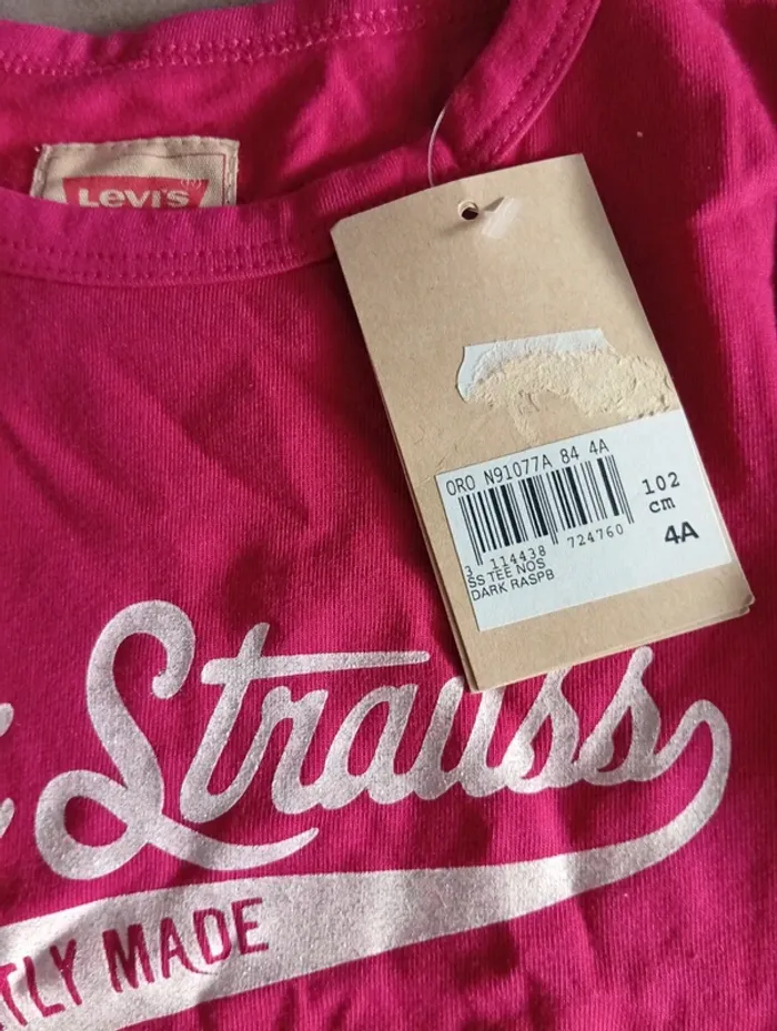 T-shirt Levi's taille 4ans - photo numéro 2