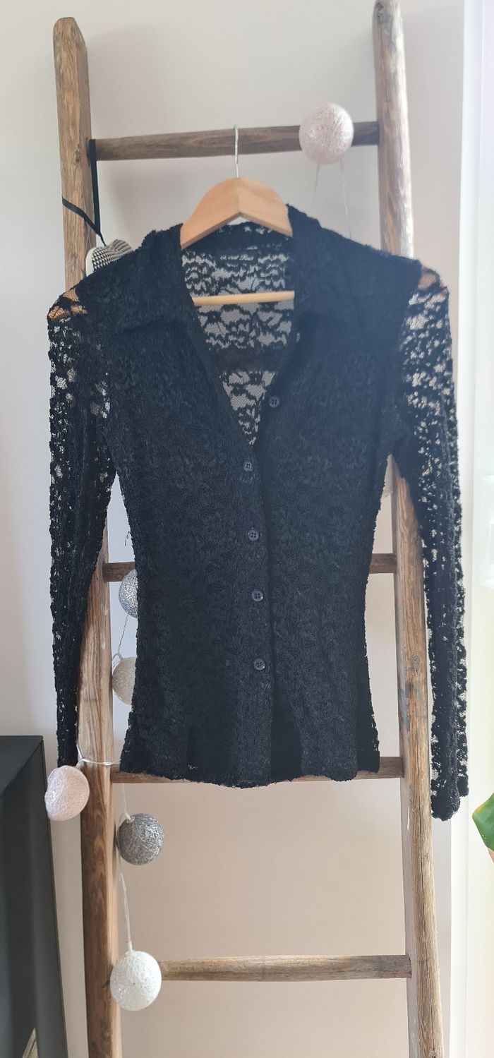 Chemisier en dentelle taille 38 M - photo numéro 2