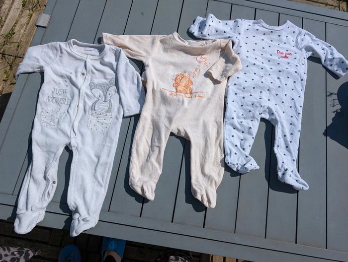 Lot 3 pyjamas bébé 9mois garçon ou fille