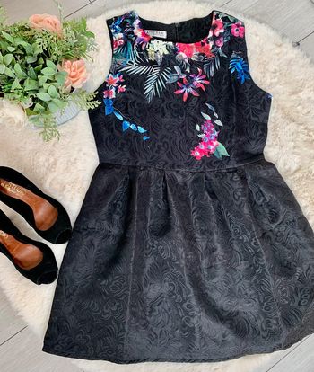 Robe cocktail neuve très chic