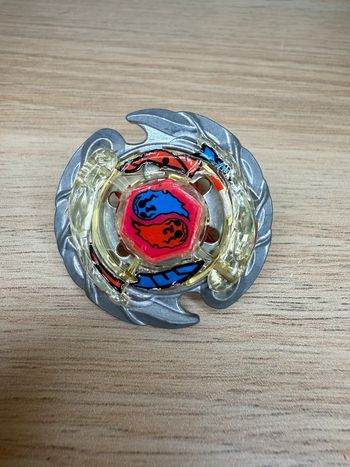 Toupie beyblade gemios