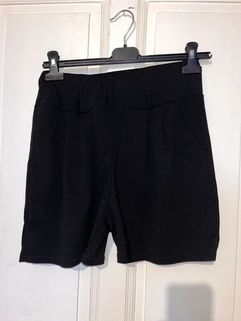 Short noir taille haute taille 36