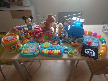 Lot de jouets d'éveil
