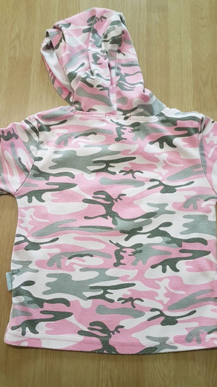 T shirt a capuche rose militaire 4 ans - photo numéro 3