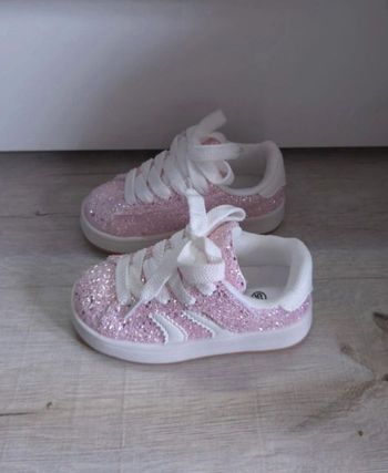 Baskets roses pailletées  - Taille 25 - Neuves