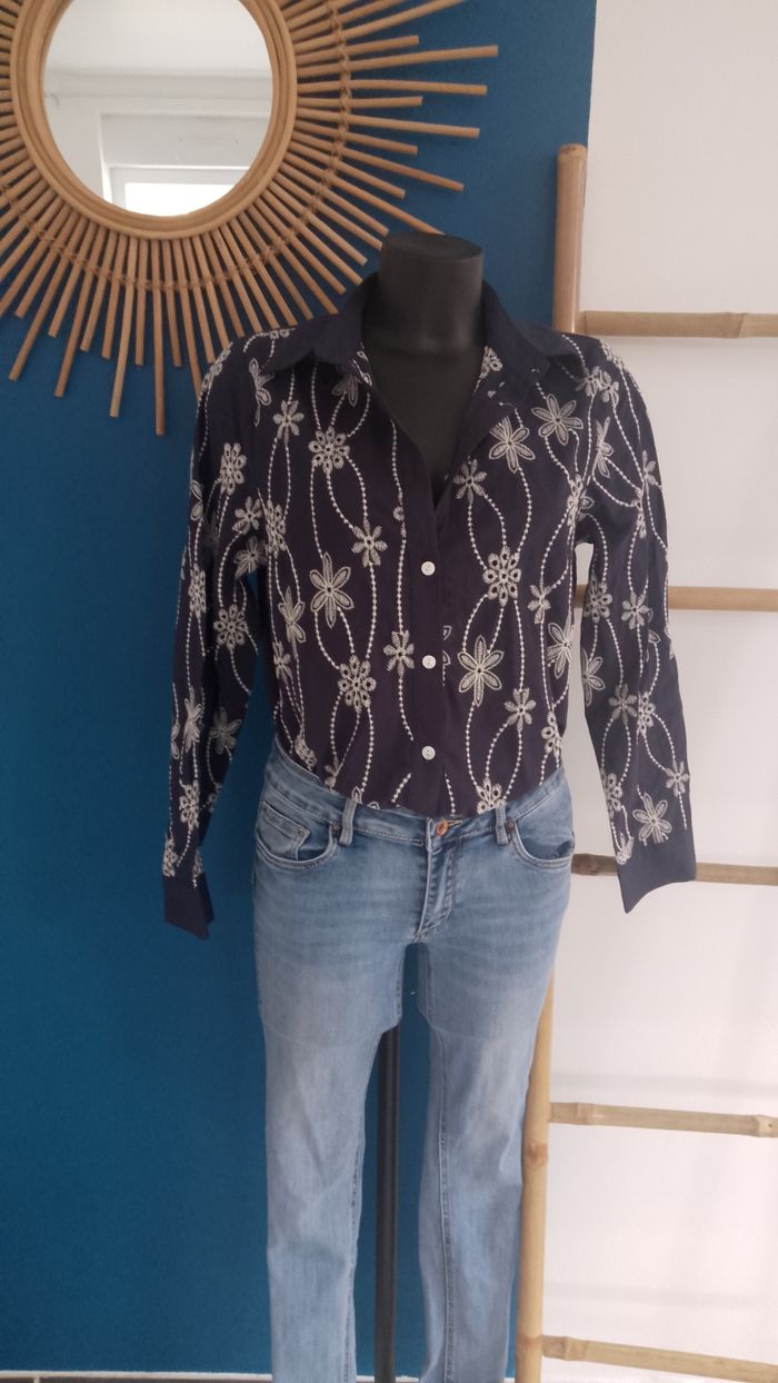 Chemise fleurie brodé taille S/M - photo numéro 3
