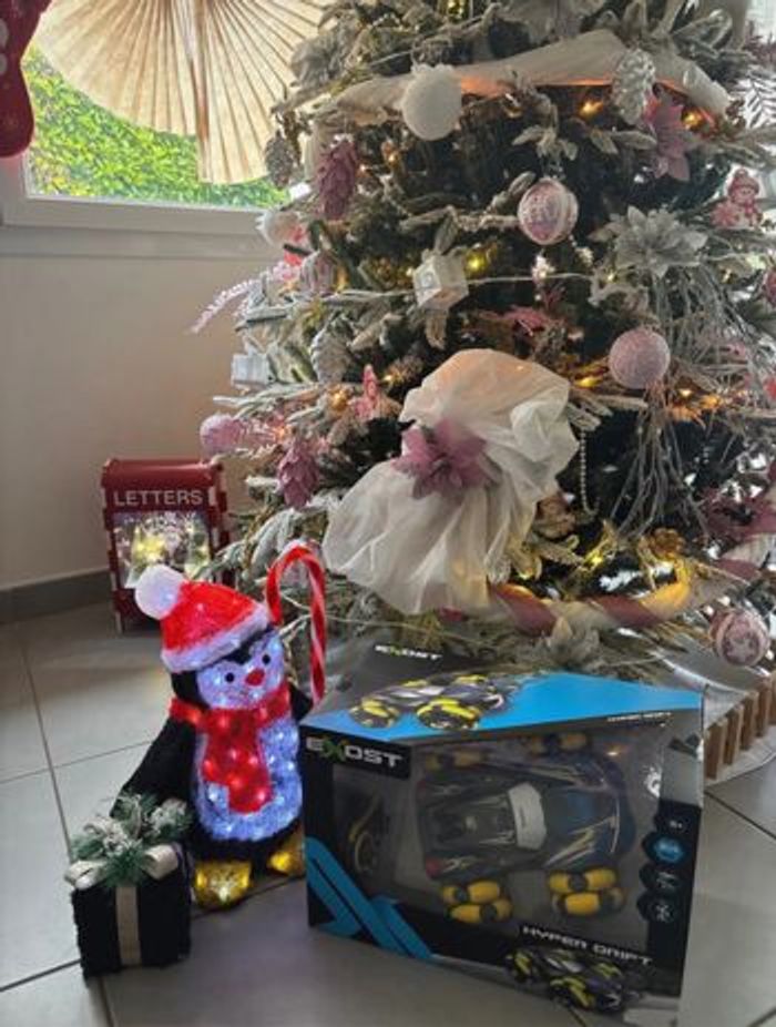 Voiture télécommandée hyper Drift