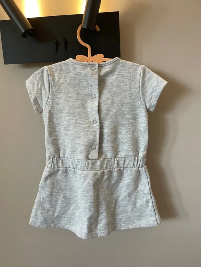 Robe neuve Gémo grise taille 18 mois - photo numéro 4