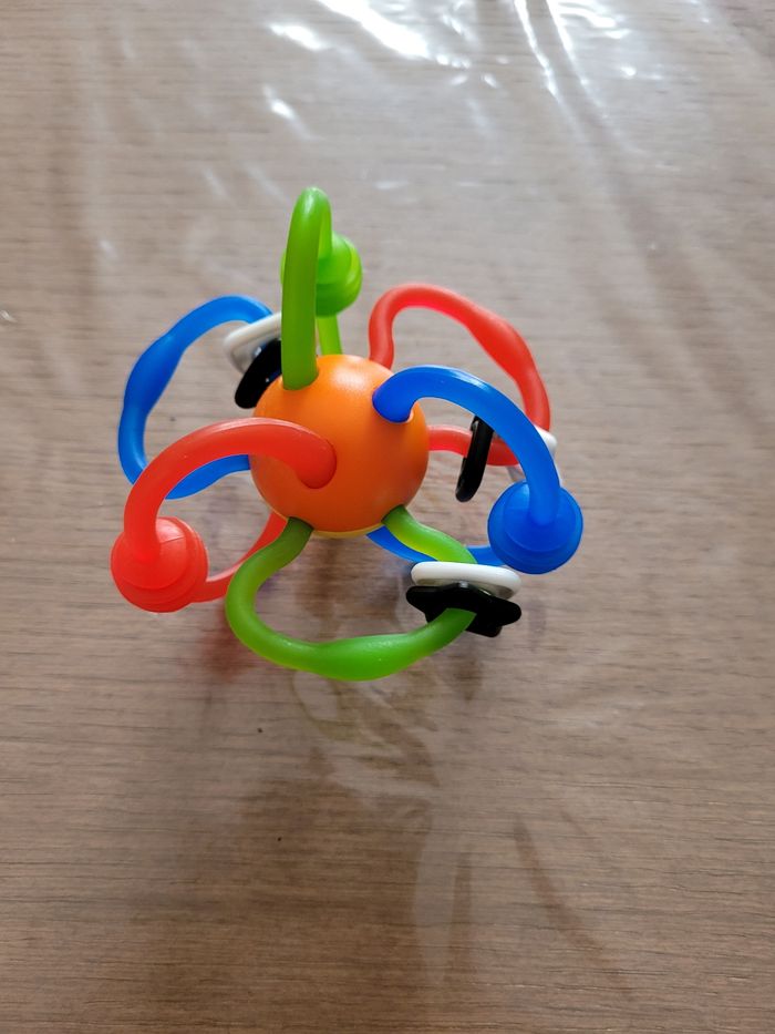 Jeu de dentition et de motricité "balle souple" - photo numéro 2