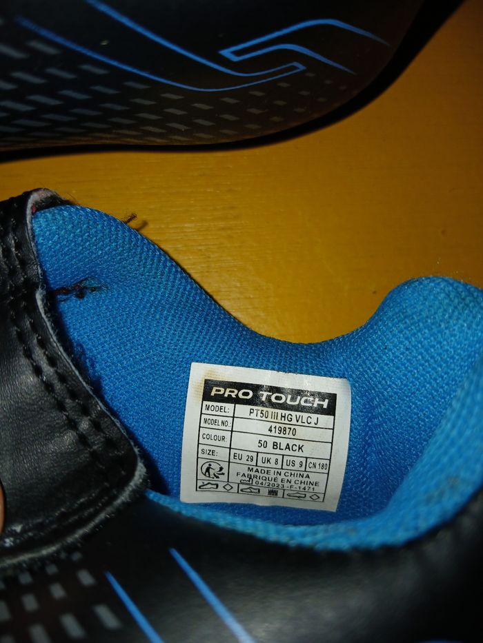 Chaussures de foot taille29 - photo numéro 5