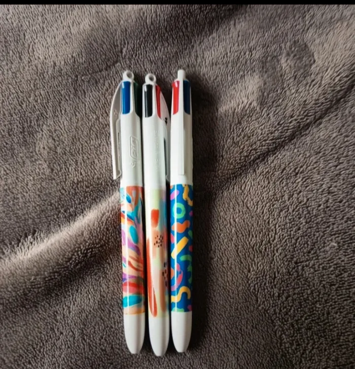 Stylos bic 4 couleurs peinture