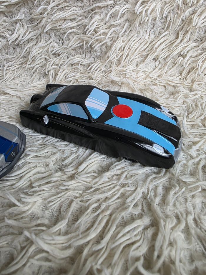 Voiture disney 1 advengers campus / 1 dessin animé indestructible disneyland paris - photo numéro 3