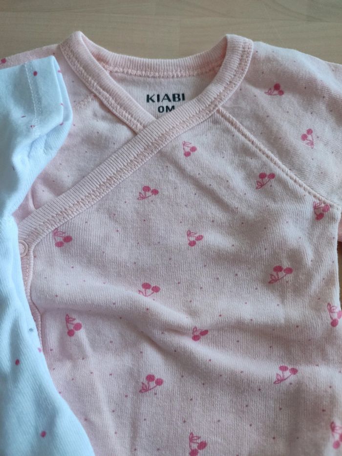 Lot de 3 bodies MC Kiabi neuf - photo numéro 3