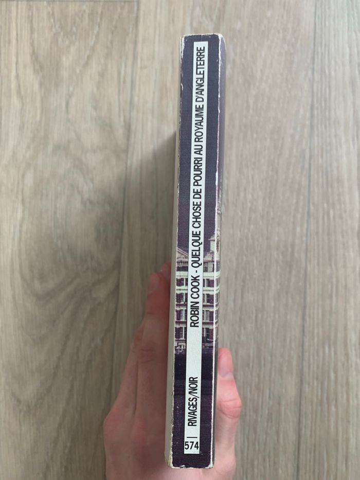 Livre: Quelque chose de pourri au royaume d’ Angleterre - photo numéro 2