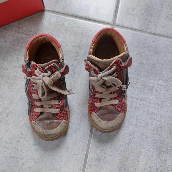 Chaussures shoopom marron et rouge garçon pointure 26 - photo numéro 5