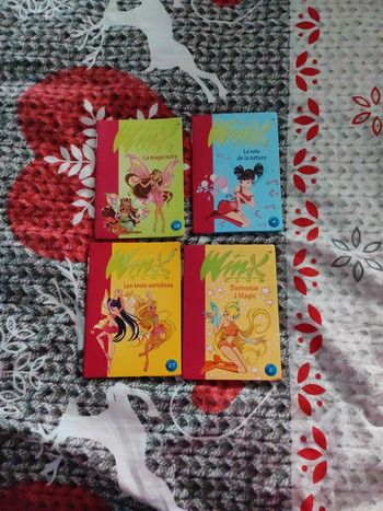 Lot livres Winx