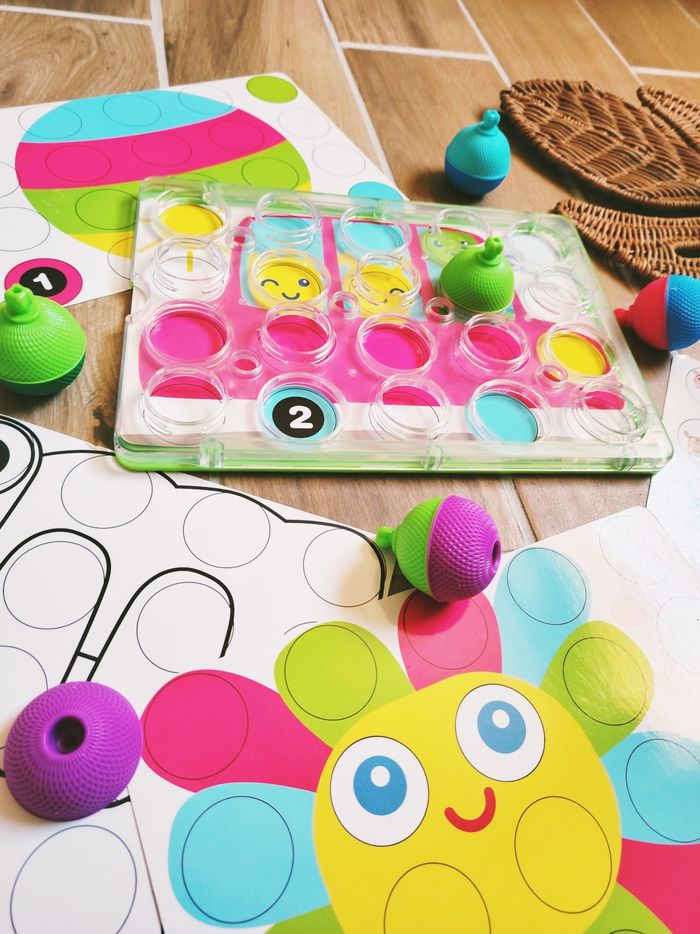 🌸Planche d'activités avec perles fleurs à visser en plastique marque Lalaboom - photo numéro 3