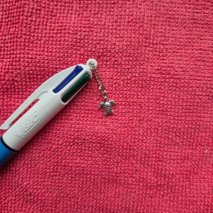 Stylo BIC 4 couleurs avec pampille Tortue - photo numéro 2