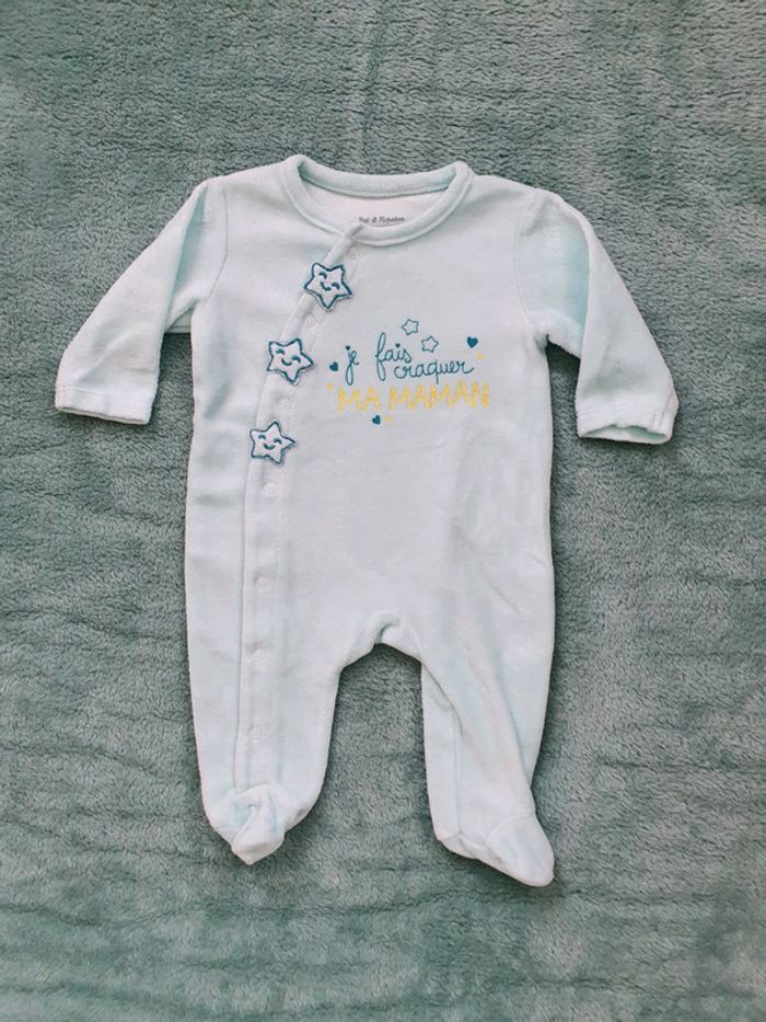Tres beau pyjama 1 mois
