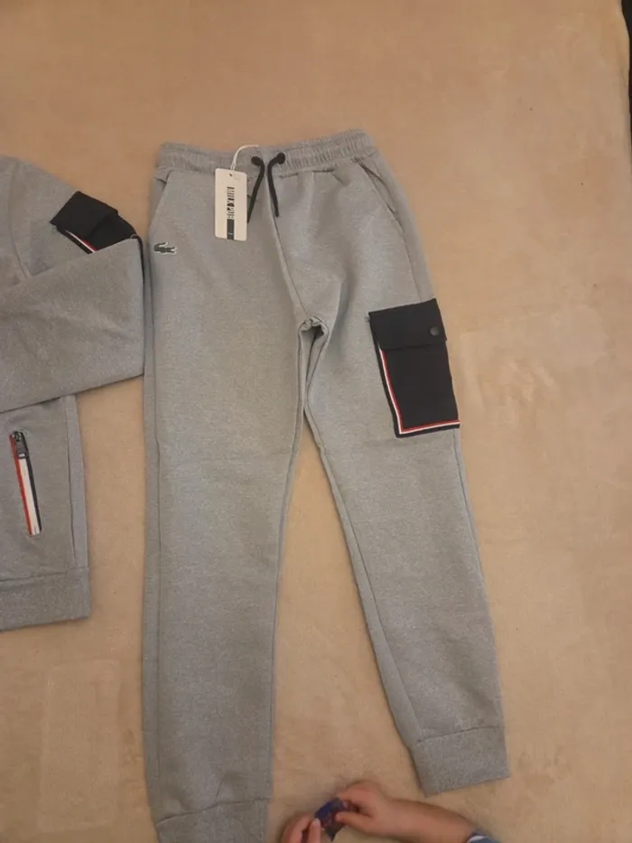 Ensemble jogging 16 ans - photo numéro 3