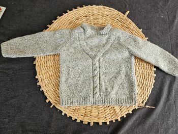 Pull 4/5 ans tricoté main