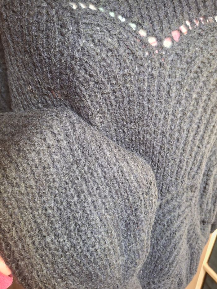Pull col roulé marine neuf - photo numéro 2