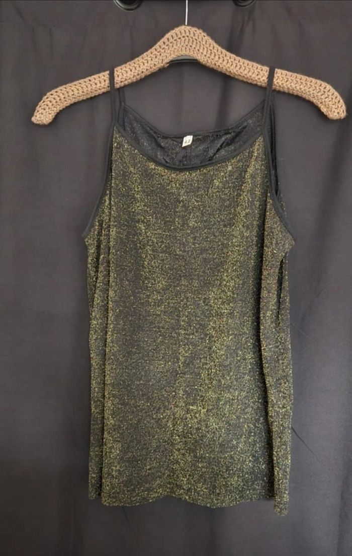 top à bretelles noir et paillettes dorées