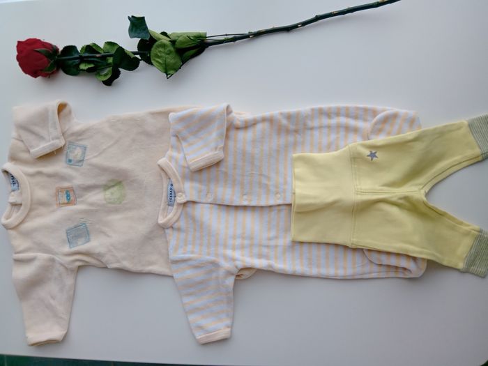 Lot de 2 pyjamas de naissance + 1 cadeau - photo numéro 5