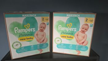 LOT DE 2 PAQUETS PAMPERS HARMONY T2