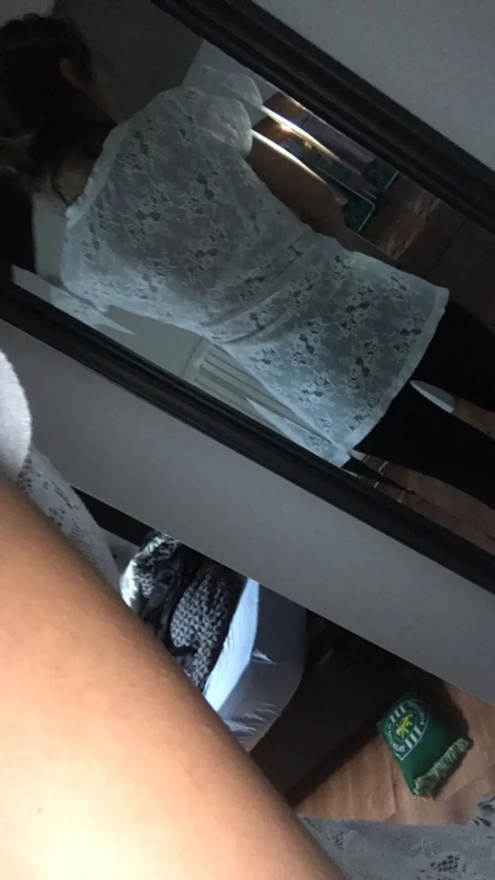 Tee shirt avec dos et manches en dentelle - photo numéro 2