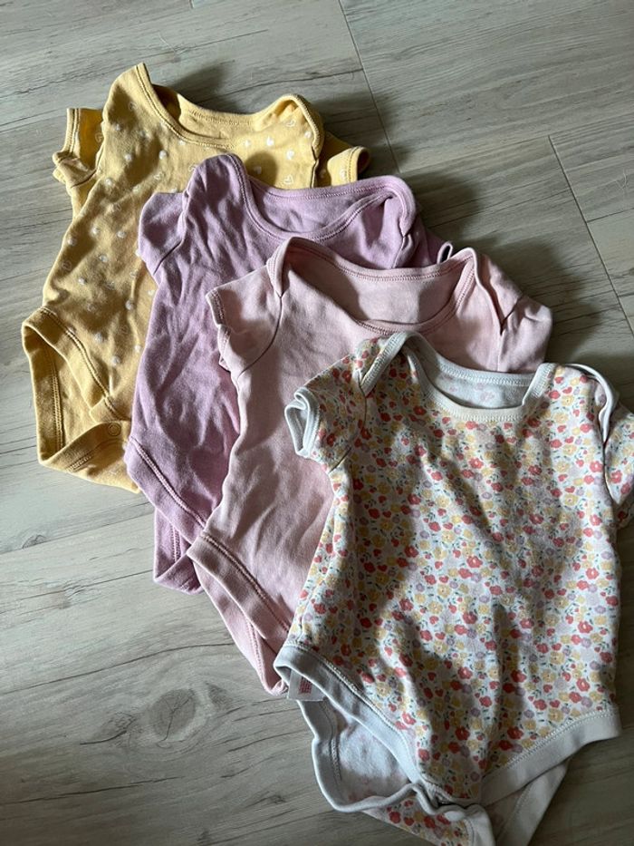 Lot body bébé manche courte