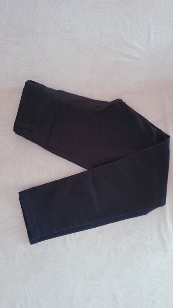 Pantalon jean bleu marine Jamais porté 10 ans