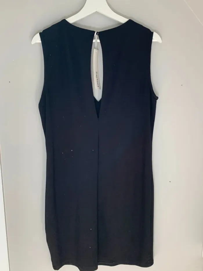 Robe noire col V - photo numéro 2