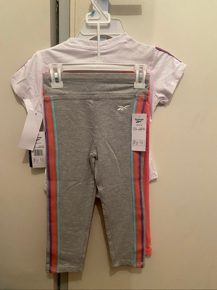 Ensemble reebok 3 pièces 4/5 ans neuf - photo numéro 2