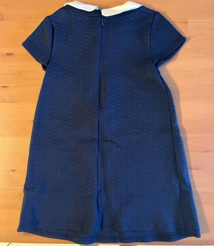 Neuve non portée  robe molleton 8 ans fille - photo numéro 2